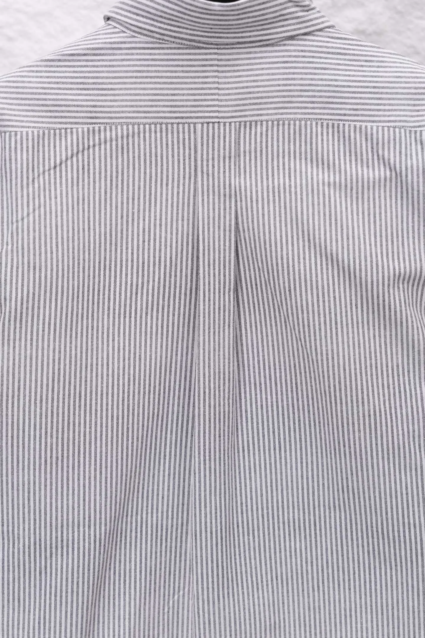 P210 model number/F149 Ralph Laure small label color block embroidered shirt. Same style for men and women. The details of the official website are the same. Full set of packaging. Three labels are complete. Moisture-proof paper. Different market currency. Feel free to compare. The fabric is customized and dyed with ultra-high washed tie-dye process. Complex workmanship. Non-original pure cotton Oxford fabric material. Garment wash. Skin-friendly and comfortable. Classic and versatile. Suitable for business and leisure. Collar buttons. Different currency. All fabric accessories are original and benchmarked. The precise and high-quality jacquard craftsmanship makes the fabrics integrated into one. The upper body is soft and comfortable, extremely delicate, the hand feels solid, smooth and soft. The fabric does not wrinkle, and the hand feel is invincible. Perfect details. Size: S-XL